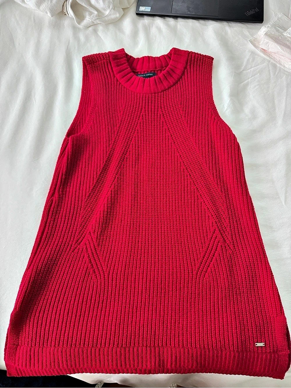 Tommy Hilfiger Red Knit Sweater Vest Size Small Like New